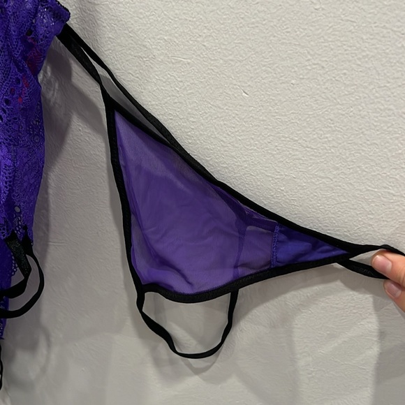 Seven ‘til Midnight Geolace merrywidow with strappy lace and thong - Picture 3 of 3